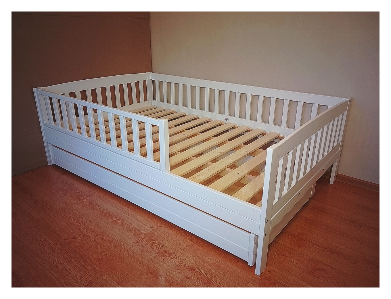 Pesukastiga lastevoodi madratsile 120x200 cm